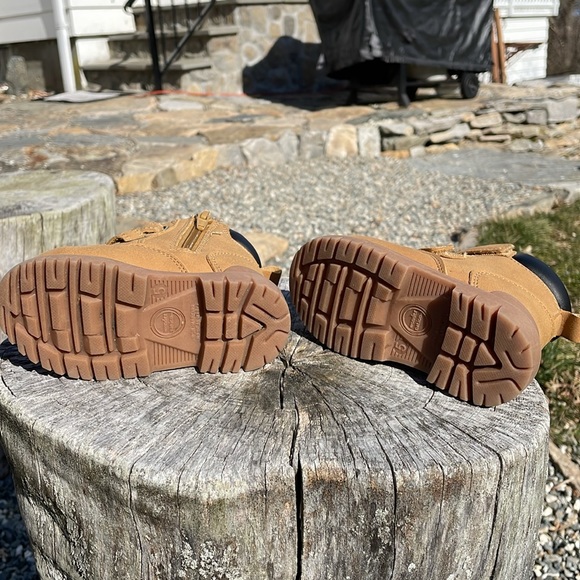 Wonder Nation Toddler Work Boots - Picture 5 of 9